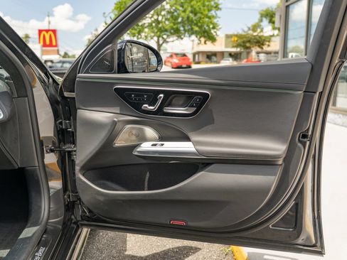 Used 2024 Mercedes-Benz E 450 4MATIC Sedan w/ Airmatic Package image 21