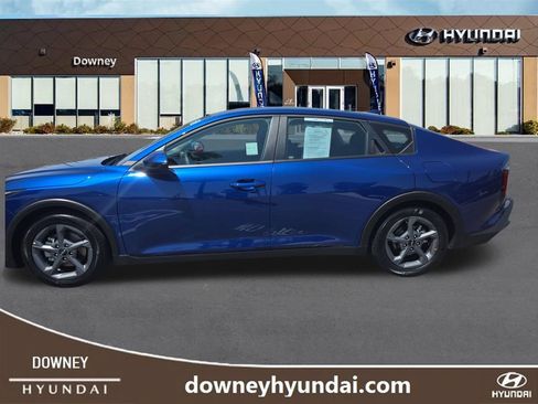 Used 2025 Kia K4 FWD image 2