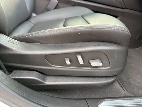 Certified 2023 Cadillac XT5 Premium Luxury AWD/4WD image 30