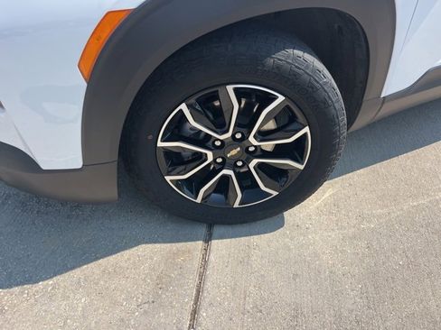 Used 2023 Chevrolet TrailBlazer ACTIV image 29