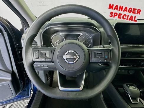 Used 2024 Nissan Rogue SV FWD image 13