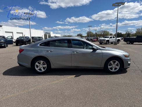 Used 2024 Chevrolet Malibu LT FWD image 8