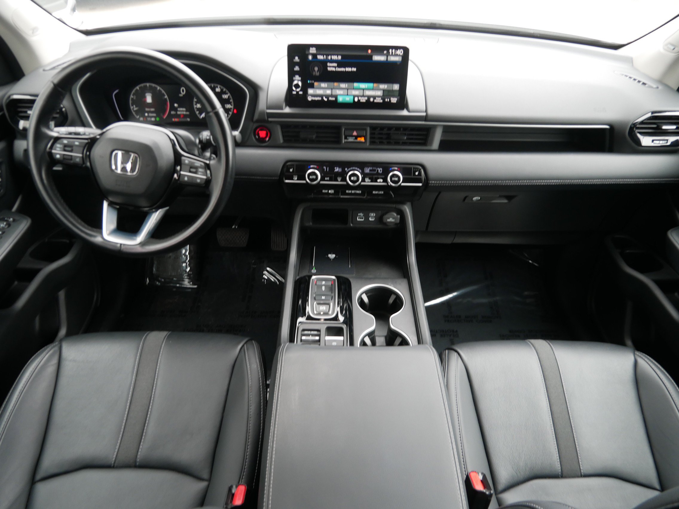 Used 2023 Honda Pilot Touring image 9