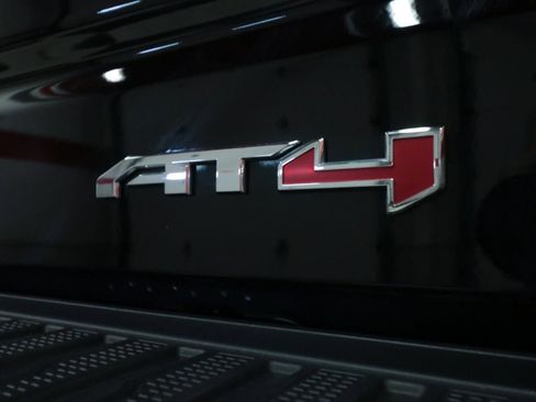 Used 2025 GMC Sierra 1500 AT4 w/ Technology Package AWD/4WD image 34