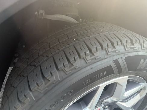 Used 2022 GMC Sierra 1500 SLE AWD/4WD image 33