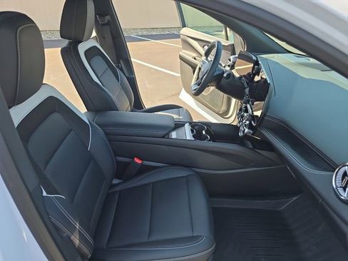 New 2025 Chevrolet Blazer EV LT image 13