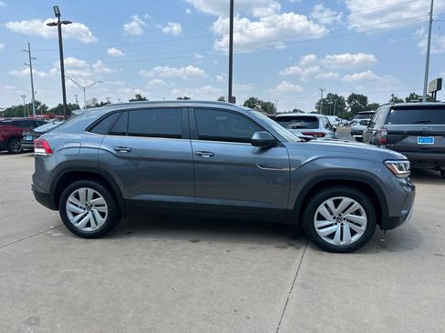 Used 2023 Volkswagen Atlas Cross Sport SE AWD/4WD image 4