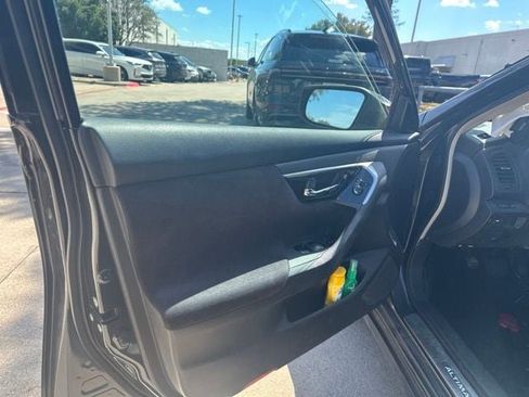 Used 2013 Nissan Altima 2.5 S FWD image 4