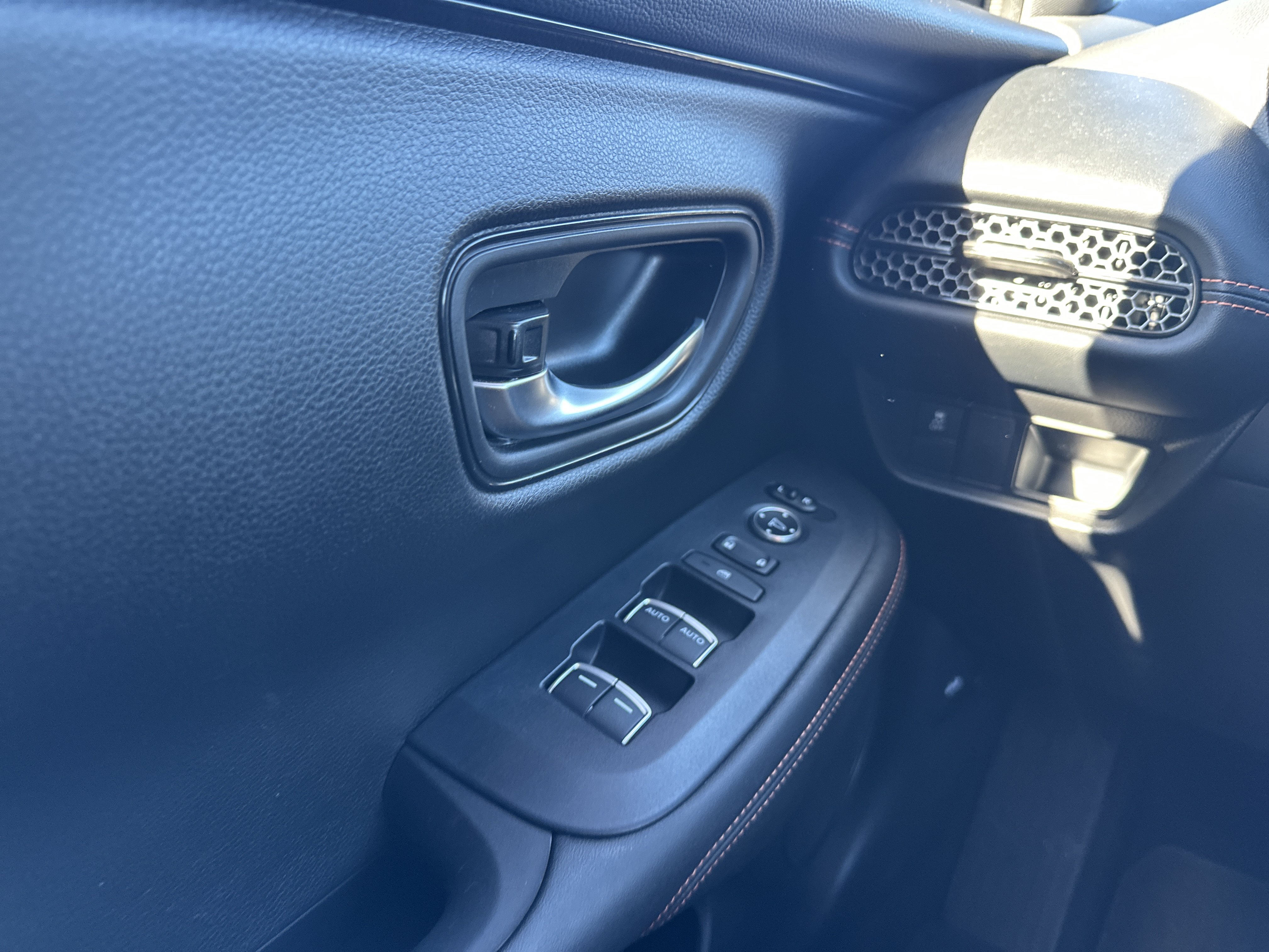 Used 2024 Honda HR-V Sport image 25
