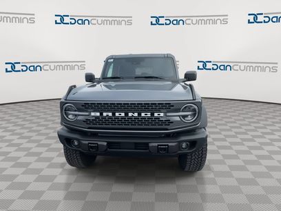 New 2026 Ford Bronco Badlands w/ Sasquatch Package