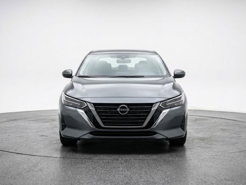 Used 2025 Nissan Sentra S image 2