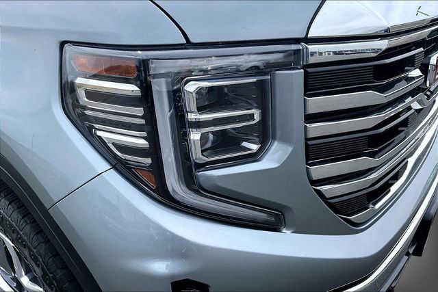 Used 2023 GMC Sierra 1500 SLT w/ SLT Premium Package AWD/4WD image 29