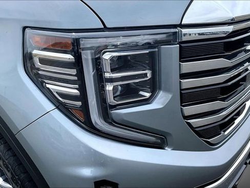 Used 2023 GMC Sierra 1500 SLT w/ SLT Premium Package AWD/4WD image 29