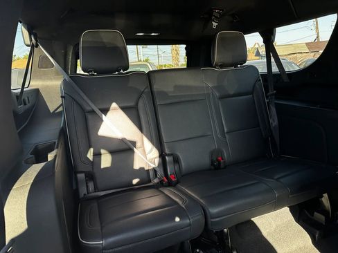Used 2023 Chevrolet Suburban Premier image 22