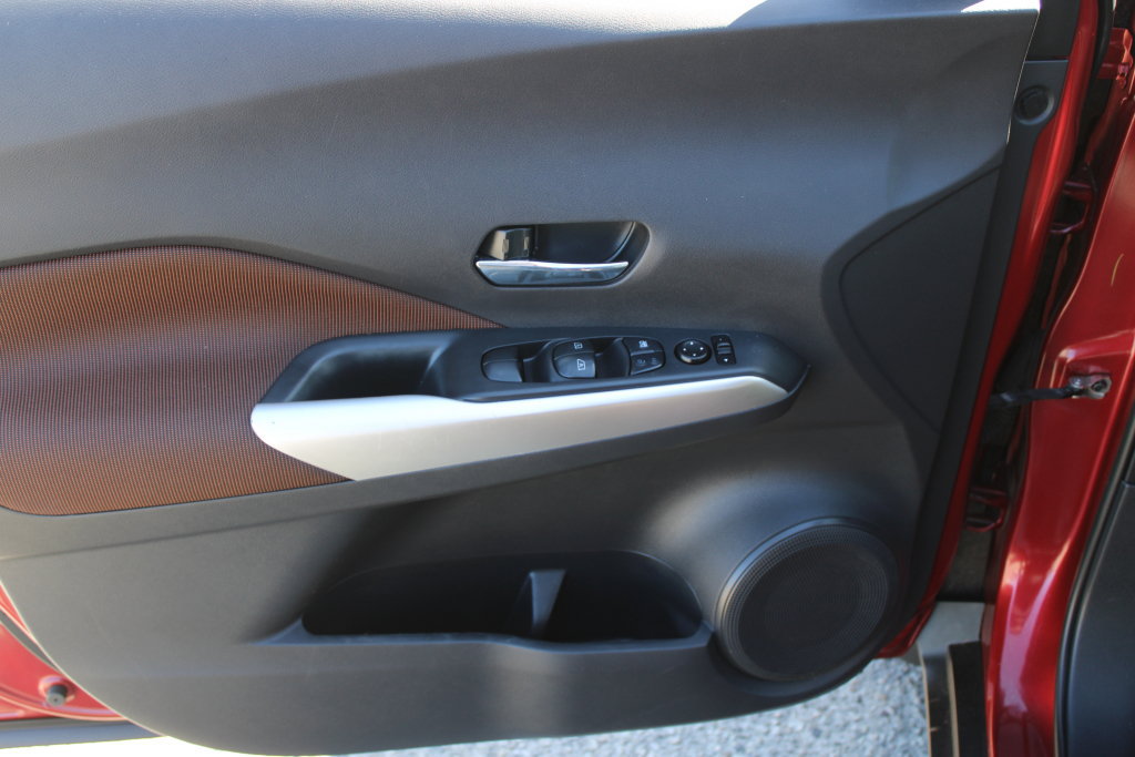 Used 2020 Nissan Kicks SR FWD image 27
