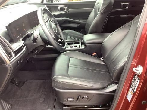 Used 2024 Kia Sorento EX w/ Panoramic Sunroof Package FWD image 9
