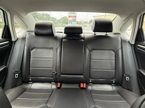 Used 2016 Volkswagen Passat 1.8T SE FWD image 18