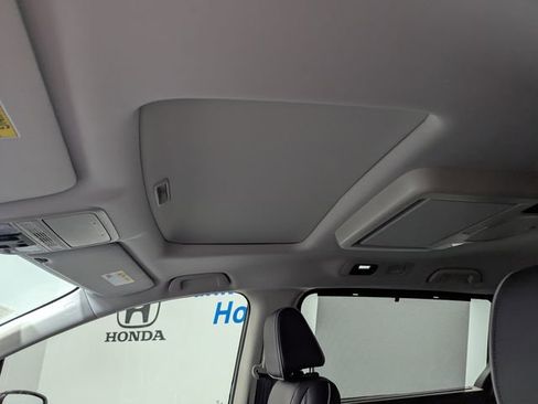 New 2026 Honda Odyssey Touring image 13