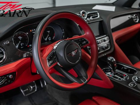 Used 2022 Bentley Bentayga image 28