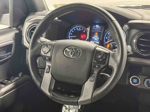 Certified 2023 Toyota Tacoma TRD Off-Road AWD/4WD image 17