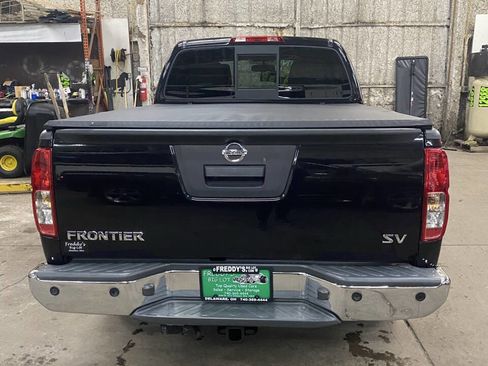 Used 2018 Nissan Frontier SV image 3