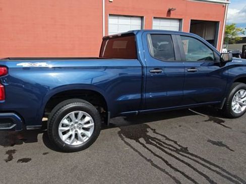 Used 2019 Chevrolet Silverado 1500 Custom w/ Custom Value Package AWD/4WD image 8