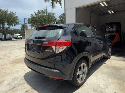 Used 2019 Honda HR-V LX image 6