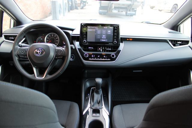 Used 2022 Toyota Corolla SE w/ SE Premium Package FWD image 34