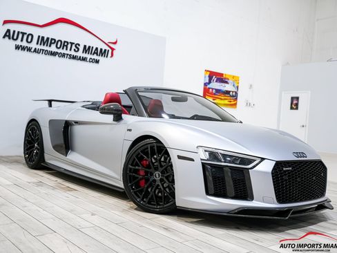 Used 2018 Audi R8 V10 w/ Carbon Exterior Package AWD/4WD image 34