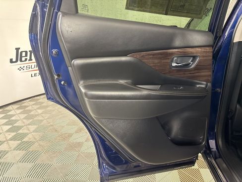 Used 2023 Nissan Murano Platinum w/ Cargo Package image 22