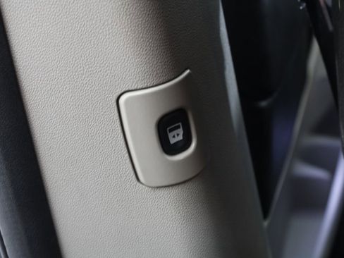 Used 2012 Dodge Grand Caravan SXT image 15