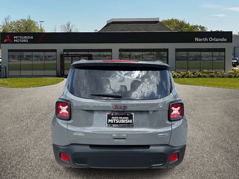 Used 2020 Jeep Renegade Latitude image 4