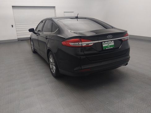 Used 2017 Ford Fusion SE w/ Fusion SE Technology Package image 5