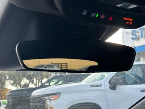 Used 2025 Chevrolet Equinox EV LT w/ Convenience Package image 26