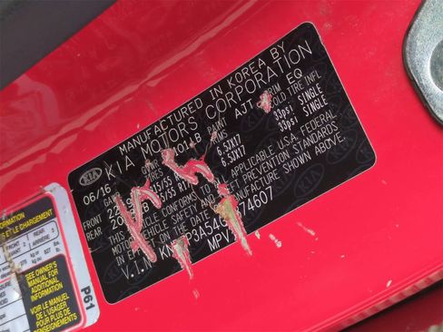 Used 2016 Kia Soul + image 35