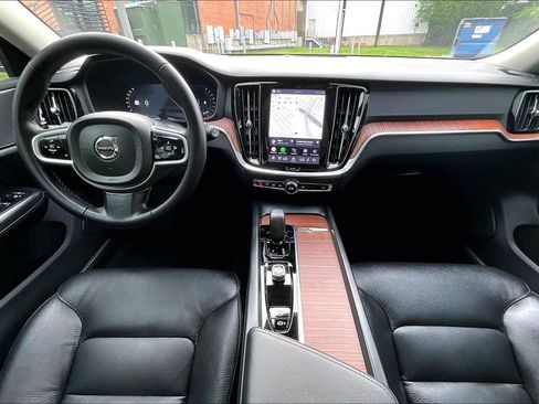 Certified 2025 Volvo V60 B5 Cross Country Plus AWD/4WD image 21