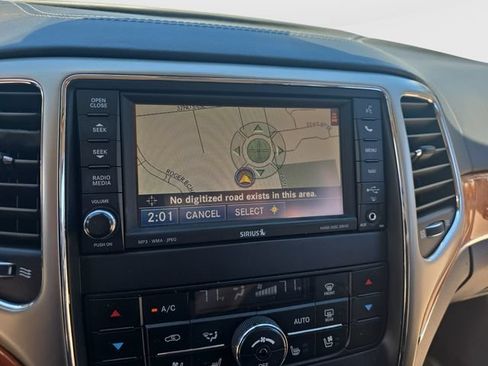 Used 2012 Jeep Grand Cherokee Overland AWD/4WD image 30