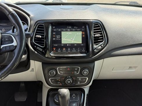 Used 2018 Jeep Compass Limited w/ Navigation Group AWD/4WD image 14