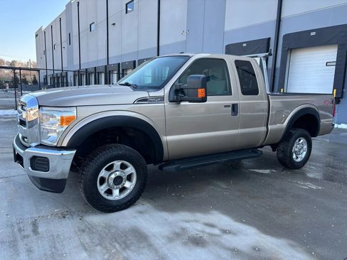 Used 2014 Ford F250 XLT w/ XLT Interior Package image 2
