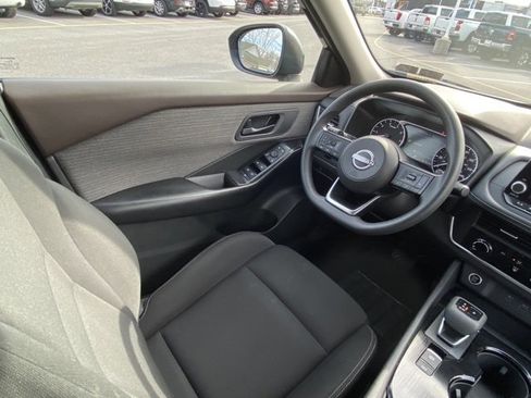 Used 2023 Nissan Rogue S image 24