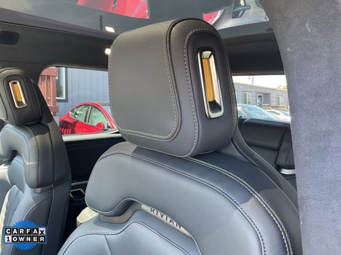 Used 2022 Rivian R1T Launch Edition image 16