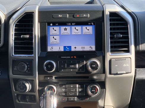 Used 2017 Ford F150 Lariat w/ Equipment Group 502A Luxury image 31