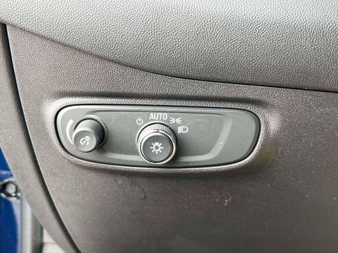 Used 2022 Chevrolet Equinox RS w/ LPO, Floor Liner Package AWD/4WD image 19