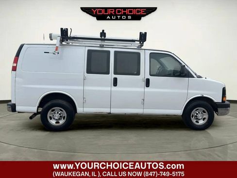 Used 2014 Chevrolet Express 2500 RWD image 2