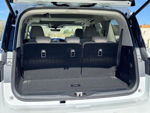 New 2026 INFINITI QX80 Pure image 24