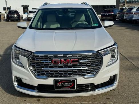 Used 2022 GMC Terrain Denali w/ LPO, Floor Liner Package image 8