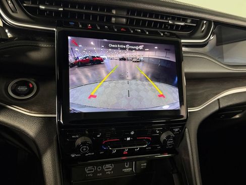 Used 2023 Jeep Grand Cherokee 4WD 4xe image 21