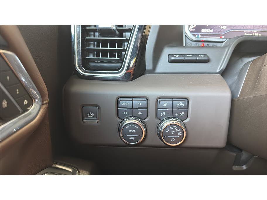 Used 2024 GMC Sierra 2500 Denali w/ Technology Package AWD/4WD image 41