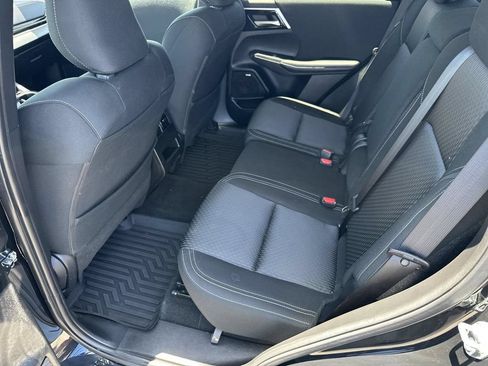 Used 2025 Mitsubishi Outlander ES FWD image 20