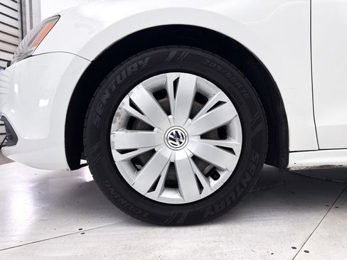 Used 2014 Volkswagen Jetta SE FWD image 4
